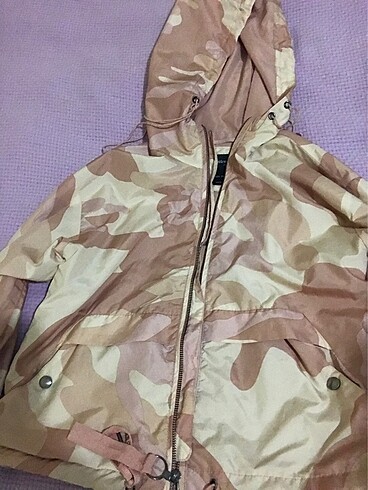 Bershka yağmurluk