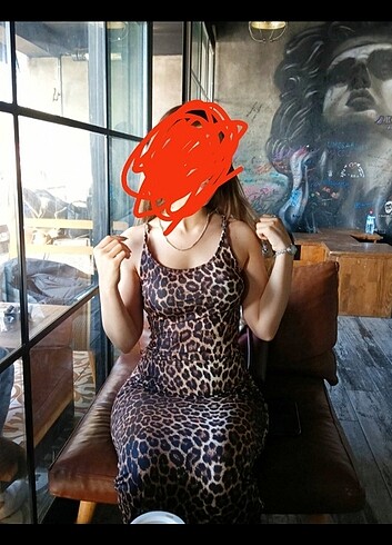 Askılı Şık Leopar Elbise