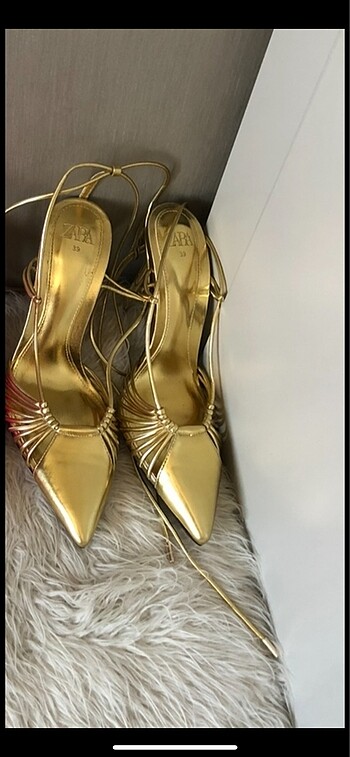 Zara gold topuklu