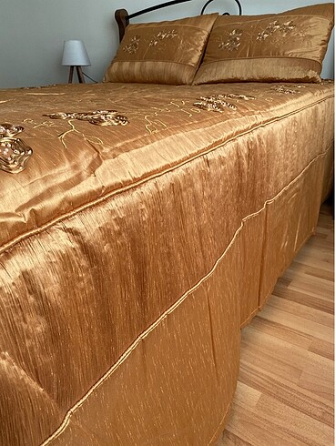  Beden camel Renk LINENS (TAÇ) YATAK ÖRTÜSÜ