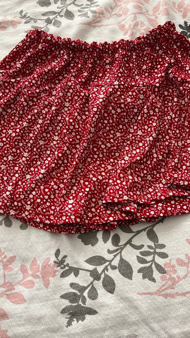 Kırmızı etekli şort - Görsel 4