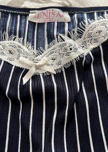 l Beden Lacivert Çizgili Kadın Mini Askılı Pijama Takımı