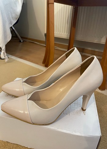 Zara Bej Stiletto Topuklu Kadın Ayakkabı
