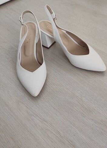 40 Beden Pierre Cardin Beyaz Topuklu Ayakkabı