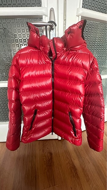 Moncler Kırımızı Mont