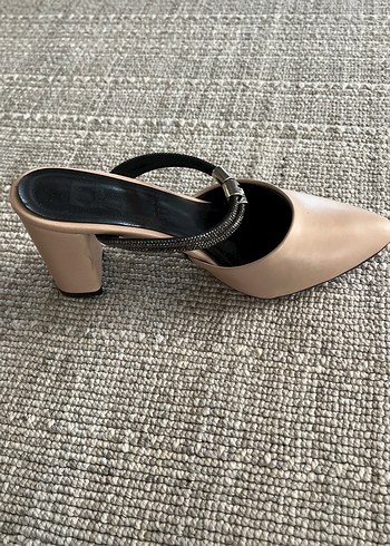 Diğer Bej Deri Stiletto Tokalı Kadın Topuklu Ayakkabı