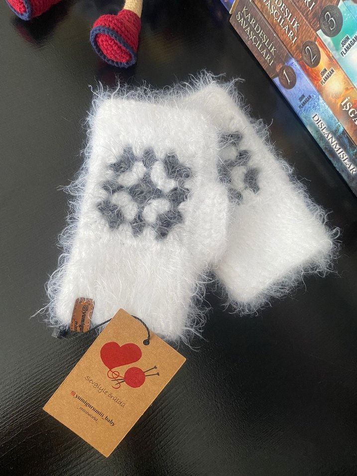 El örgüsü beyaz eldiven - Görsel 2