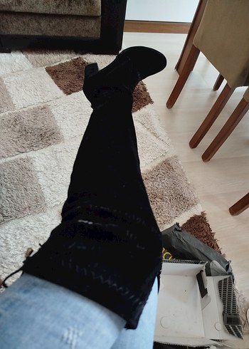Siyah Süet Dizüstü Topuklu Çizme