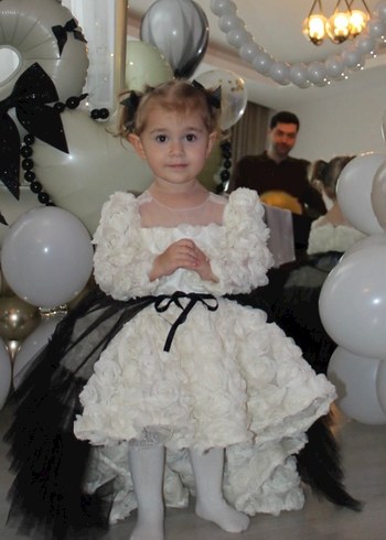 Krem Fırfırlı Gotik Kız Çocuk Elbisesi - Görsel 2