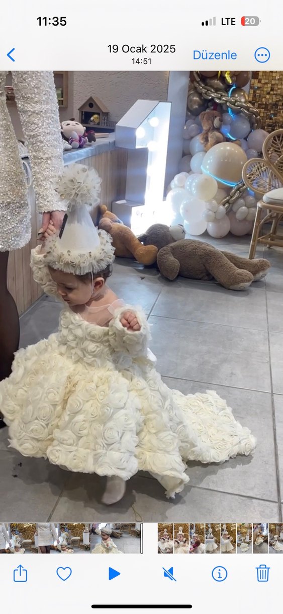 Krem Fırfırlı Gotik Kız Çocuk Elbisesi - Görsel 5