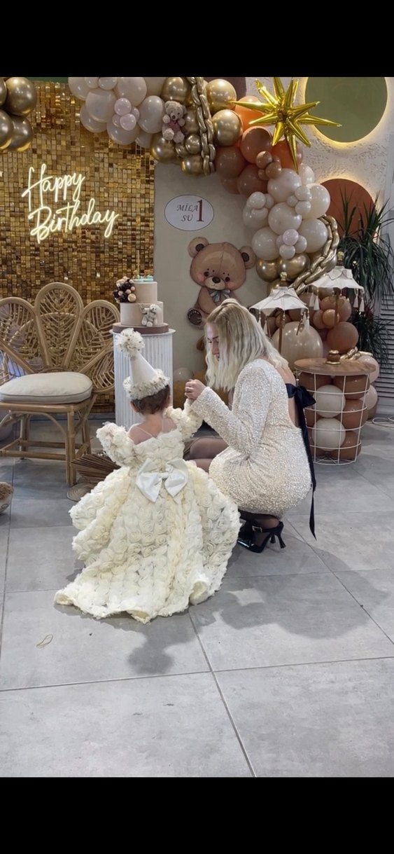 Krem Fırfırlı Gotik Kız Çocuk Elbisesi - Görsel 4