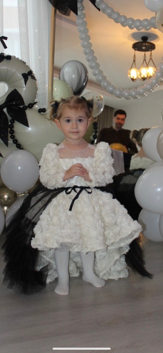 Krem Fırfırlı Gotik Kız Çocuk Elbisesi - Görsel 2