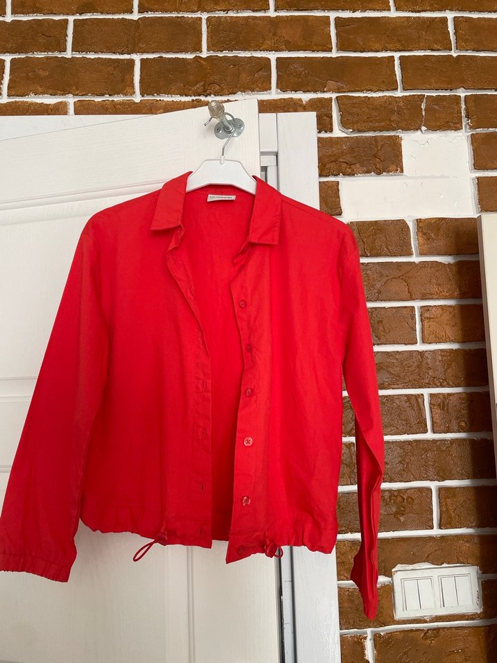 Kırmızı Düğmeli  Gömlek - Görsel 2