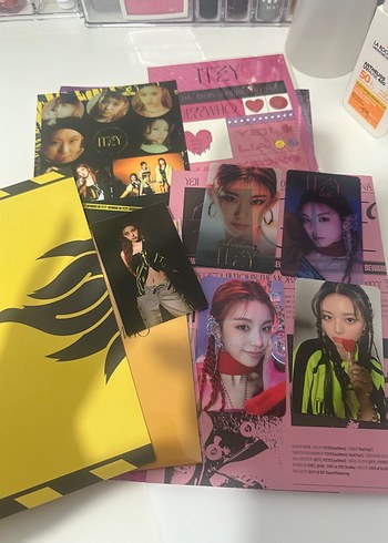  Beden ITZY GUESS WHO Kpop Albüm