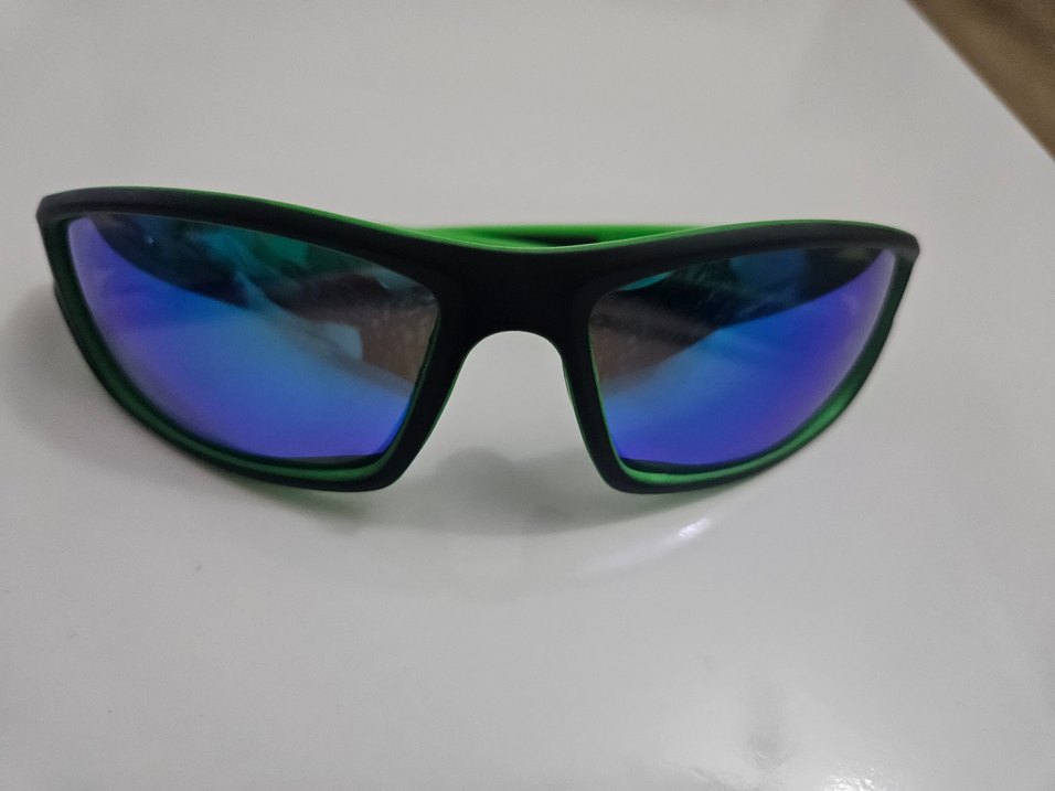 Yeşil Aynalı Güneş Gözlüğü - Görsel 3