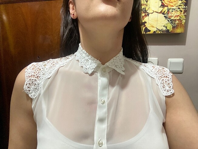 Zara Beyaz Dantelli şifon sıfır kol gömlek