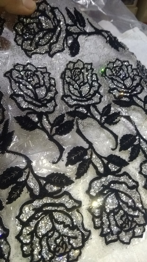 utuyle yapisan tasli aplik - Görsel 2