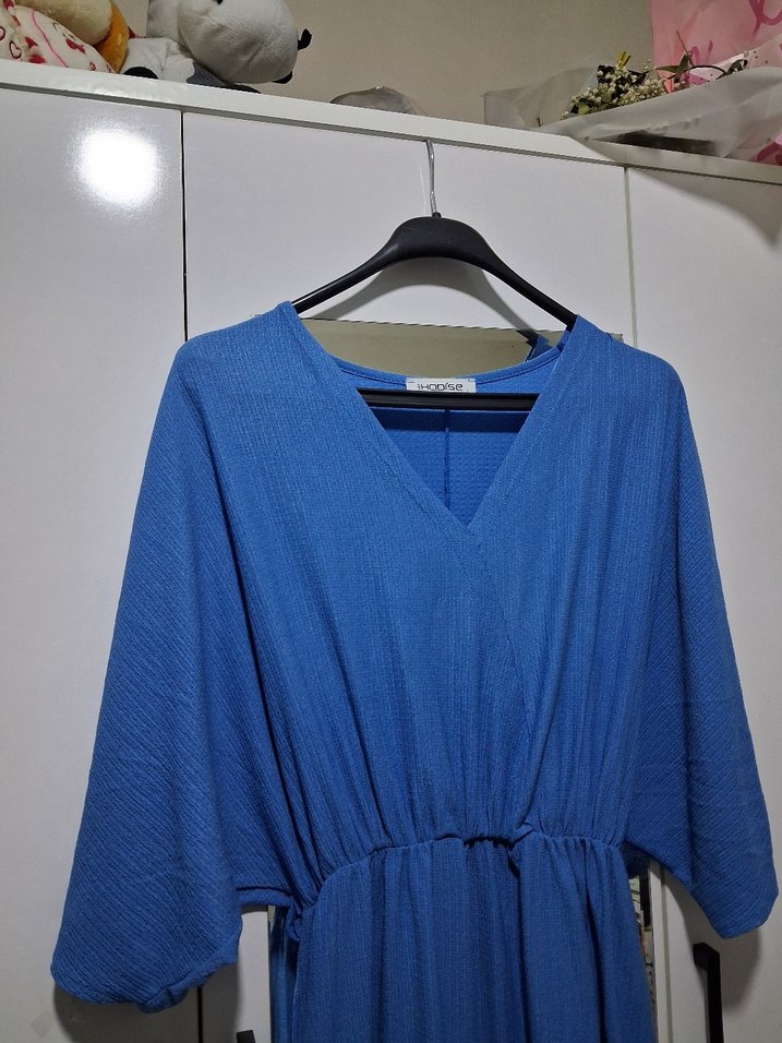 Mavi Uzun V Yaka Keten Elbise - Görsel 2