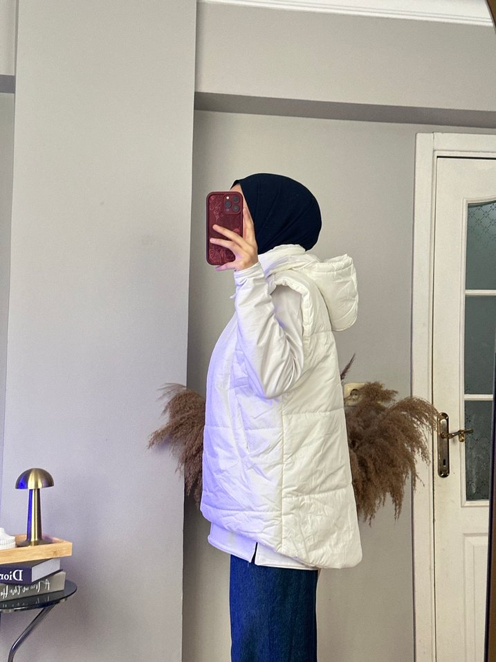 Beyaz Kürklü Kadın Şişme Yelek - Görsel 3