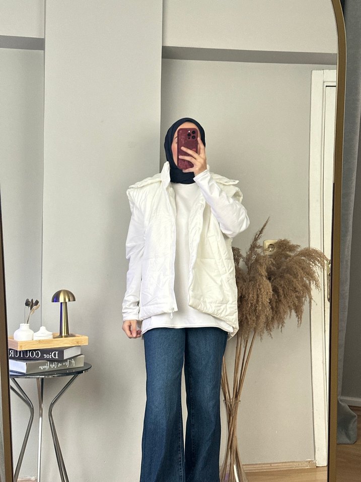 Beyaz Kürklü Kadın Şişme Yelek - Görsel 2