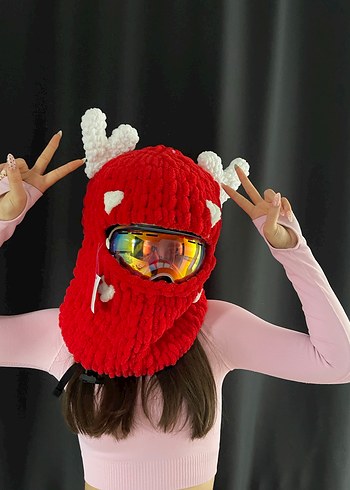 Kadın Kırmızı Örgü Boyunluklu Bere - Görsel 3