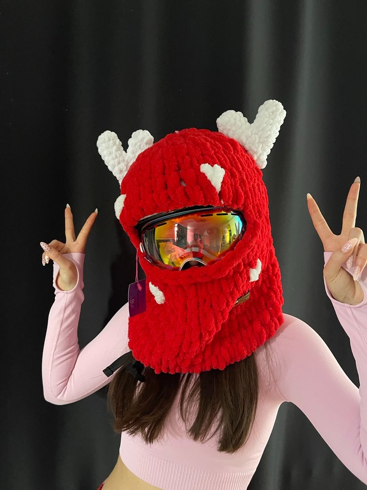 Kadın Kırmızı Örgü Boyunluklu Bere - Görsel 2