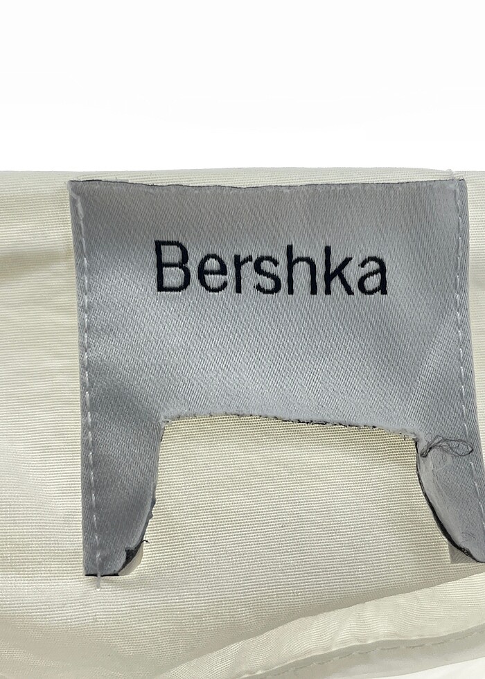 Bershka Spor Dış Giyim %70 İndirimli. - Görsel 4