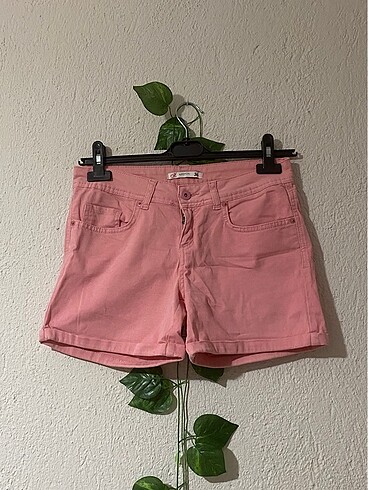 Pembe şort