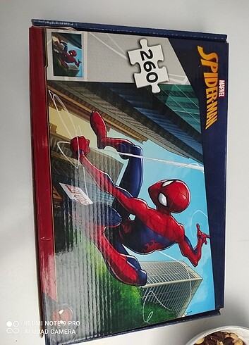 Lisanslı örümcek adam puzzle