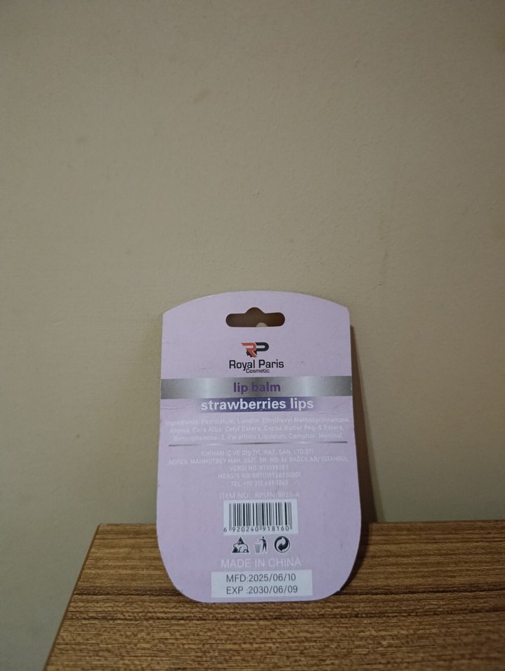 Royal Paris Çilek Dudak Balmı - Görsel 2