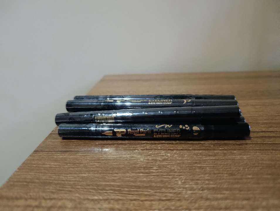 Siyah Renkli Çift Taraflı Eyeliner - Görsel 2