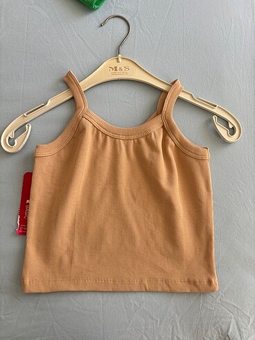 Krem rengi crop