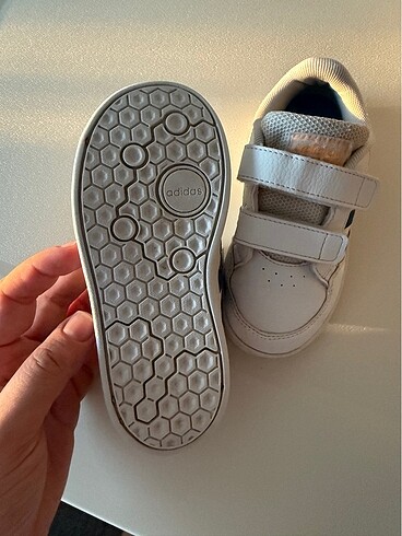 26 Beden Adidas orjinal cocuk ayakkabı