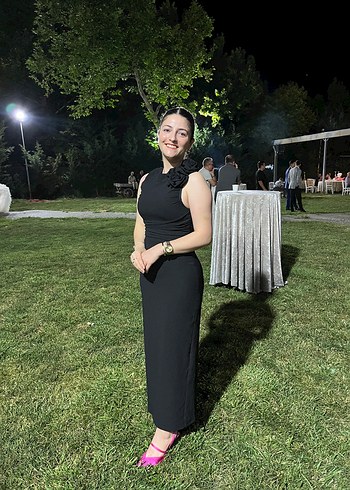 34 Beden Kadın Siyah Renk Güllü Uzun Elbise