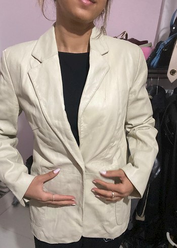 Düğmeli bej Deri Kadın Ceket - Görsel 2