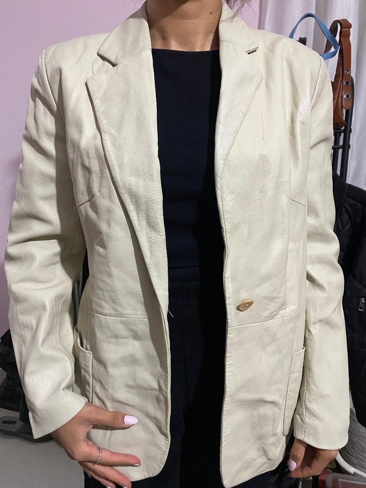 Düğmeli bej Deri Kadın Ceket - Görsel 3