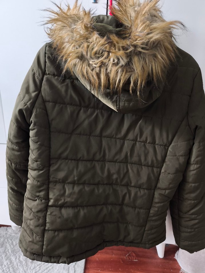 Gri Kapüşonlu Kadın Mont, Düğmeli, Orta Boy - Görsel 3