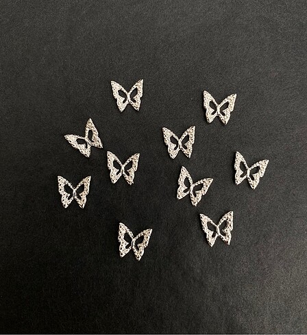 Kelebek tırnak charm