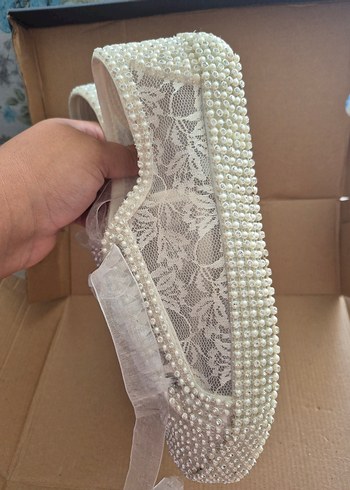 42 Beden beyaz Renk İnci İşlemeli Beyaz gelinlik converse