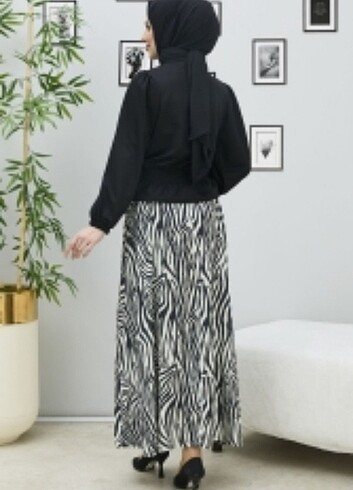 46 Beden Siyah bluz zebra etek
