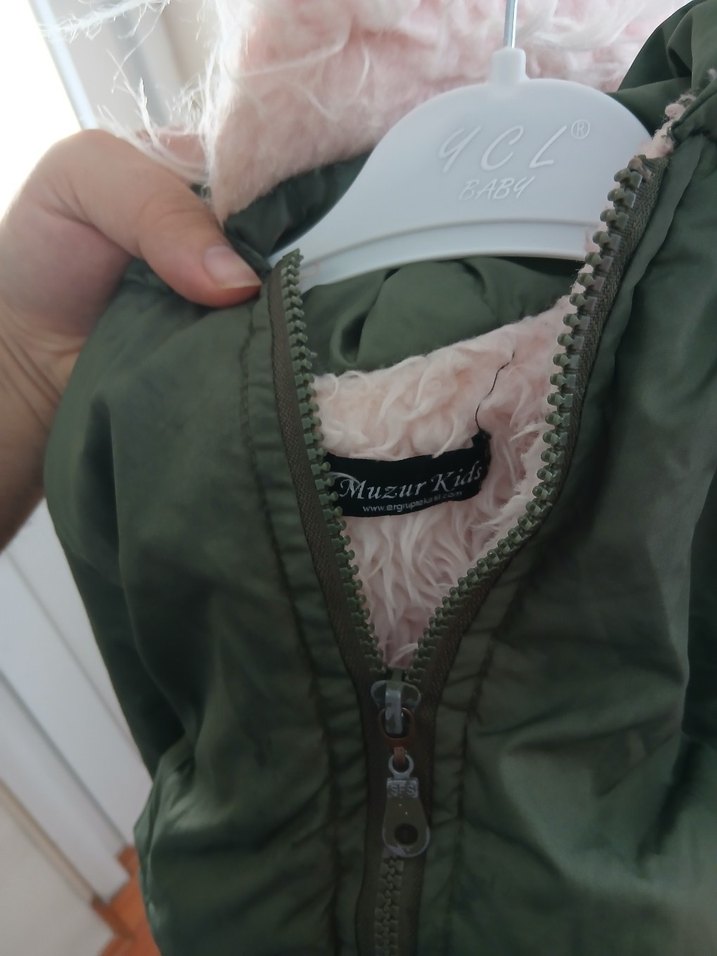 Kapüşonlu, kürklü yeşil kız çocuk montu - Görsel 3