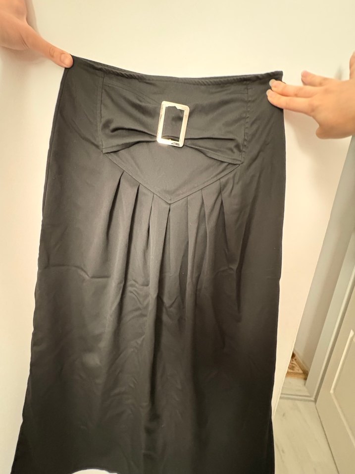 Tokalı siyah kumaş etek - Görsel 2