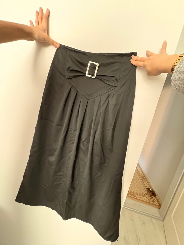 Tokalı siyah kumaş etek - Görsel 3