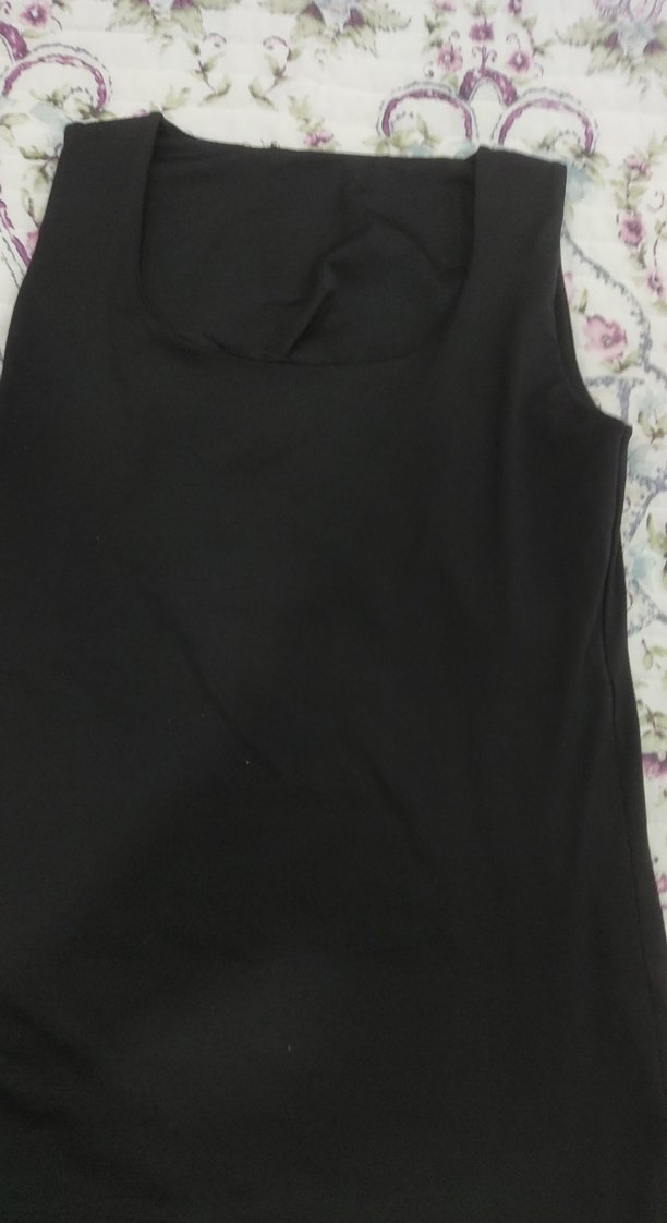 Siyah Drapeli Kadın Atlet - Görsel 2