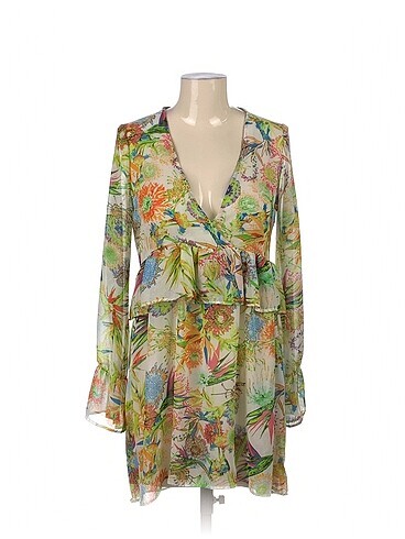 PreLoved Kısa Elbise %70 İndirimli.