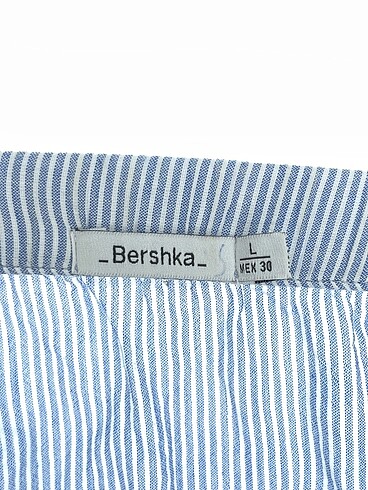l Beden çeşitli Renk Bershka Bluz %70 İndirimli.