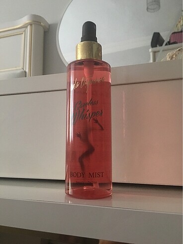 Eda Taşpınar body mist