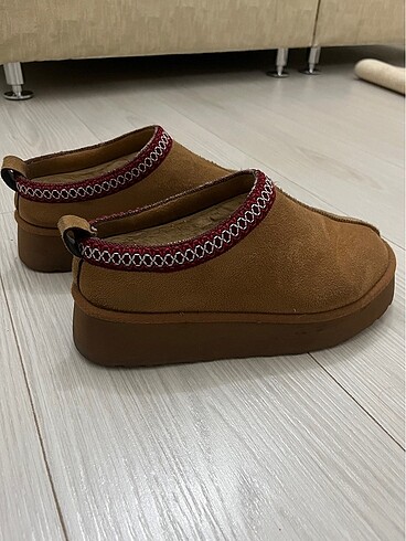 Zara Ugg bot