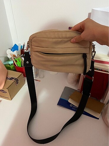 Stradivarius bej askılı çanta