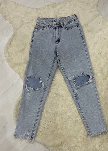 Mavi Yırtık Detaylı Bol Kesim Denim Pantolon